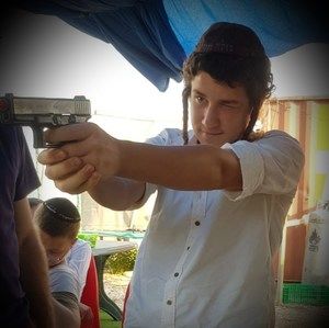 Meet your Posher, שניאור